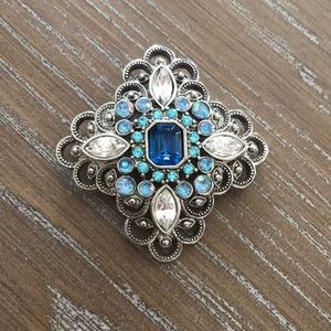PRETTY WOMEN’S BLUE BROOCH